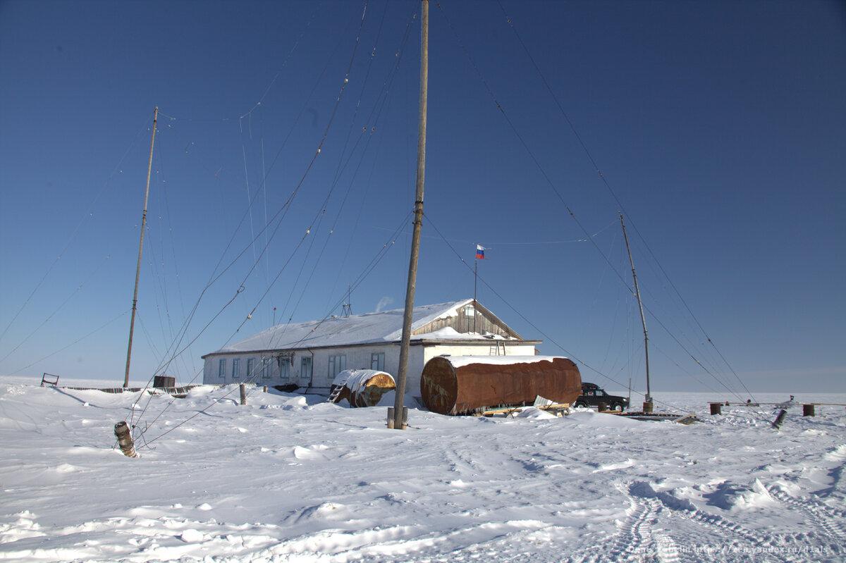 Основное здание полярной метеостанции "Анабар"