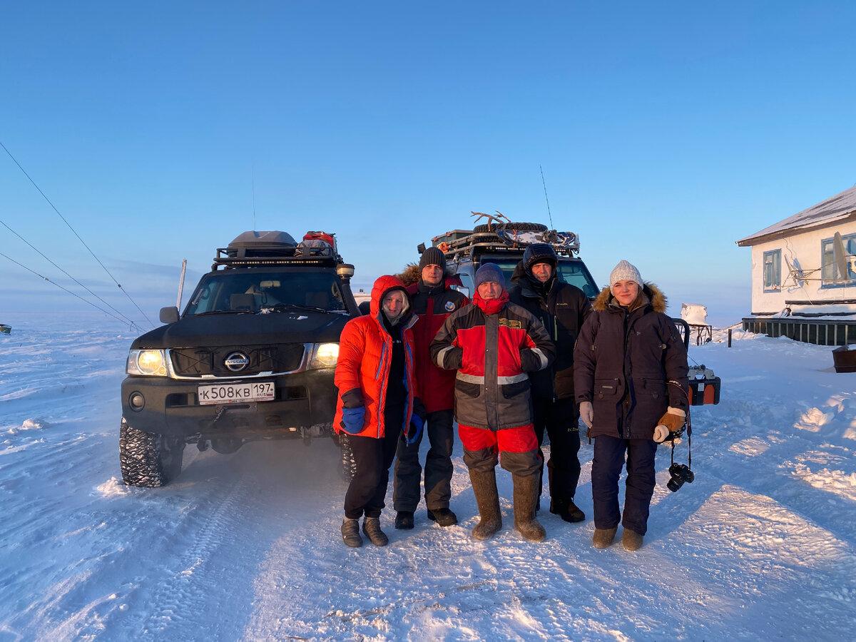 В ледяном просторе: Как устроен быт на далекой полярной станции в Арктике, где вдвоем зимуют муж с женой вдали от людей
