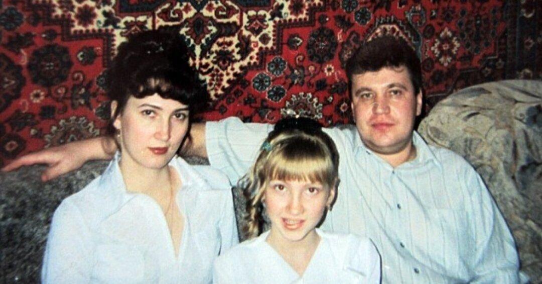 Ольга Чардымова с мамой и папой