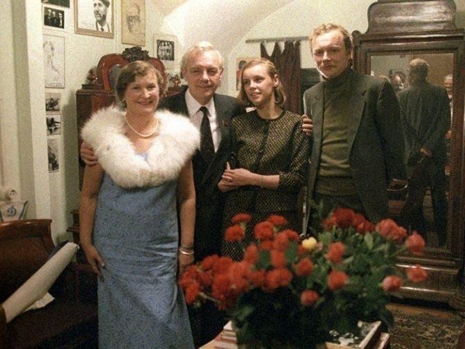 Кирилл Лавров со своей семьей