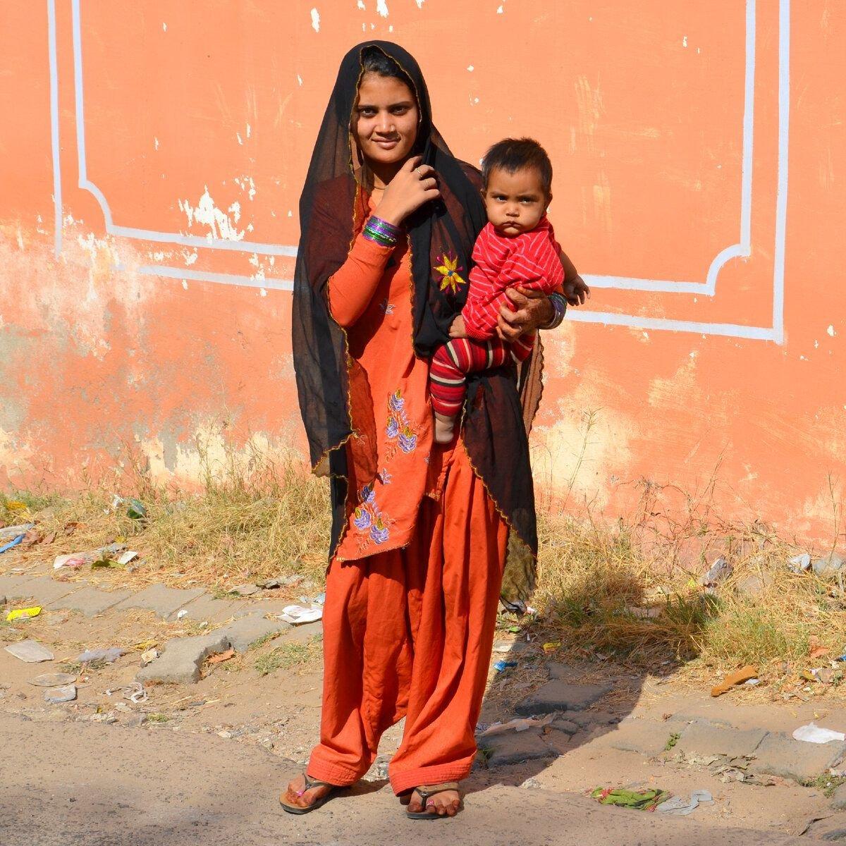 Красавица с ребёнком из Джайпура. Фото автора.